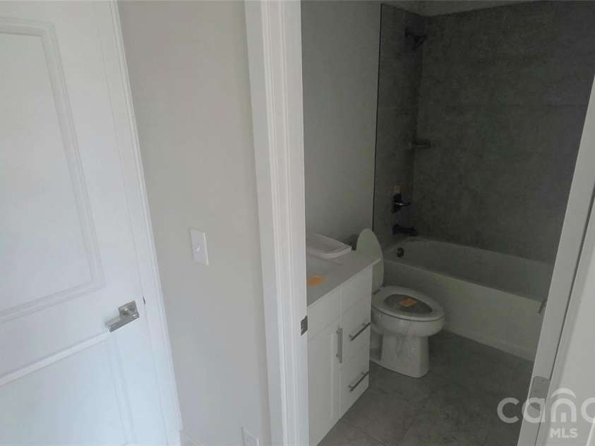 960 Broad River Lane, Charlotte, NC 28211.  MLS# CAR4355873, YatesRealty ID 21600. 