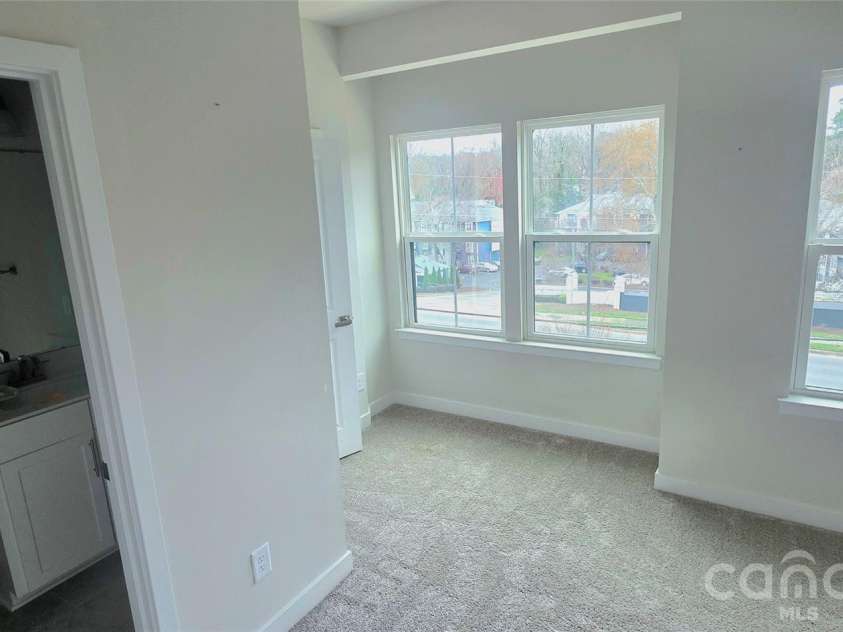 960 Broad River Lane, Charlotte, NC 28211.  MLS# CAR4355873, YatesRealty ID 21600. 
