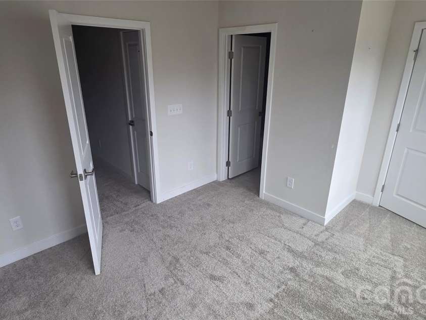 960 Broad River Lane, Charlotte, NC 28211.  MLS# CAR4355873, YatesRealty ID 21600. 