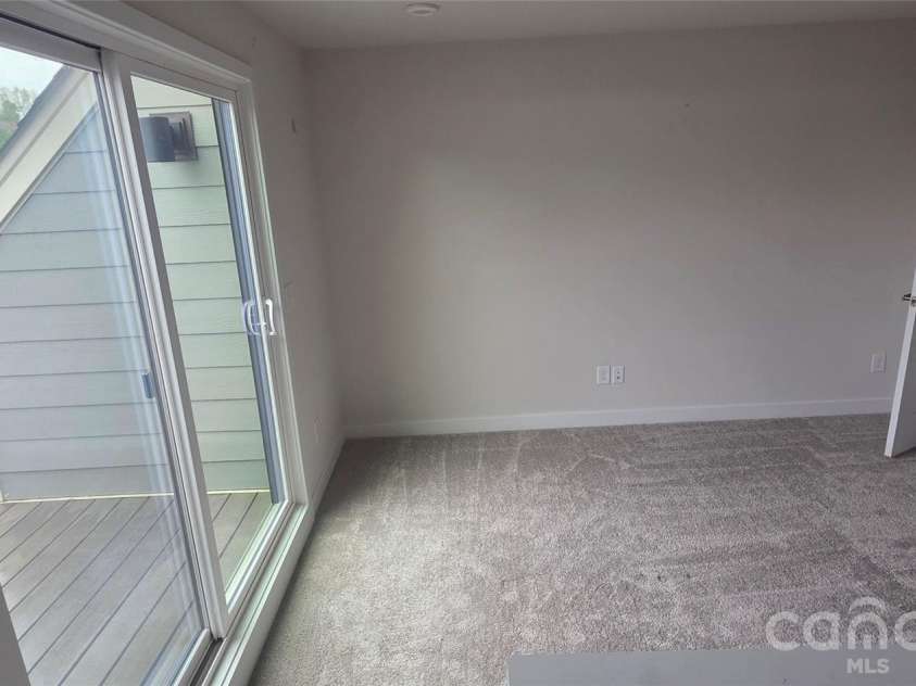 960 Broad River Lane, Charlotte, NC 28211.  MLS# CAR4355873, YatesRealty ID 21600. 