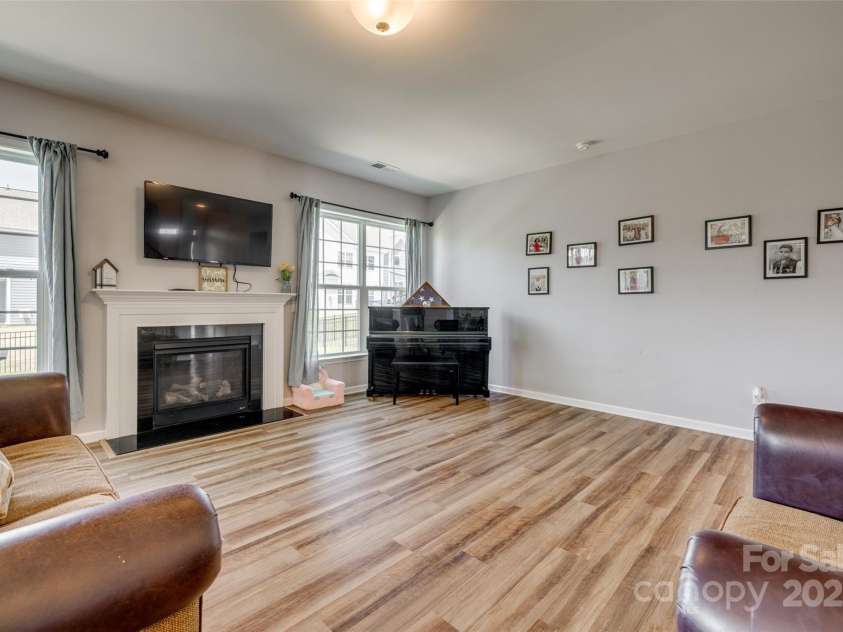 14925 Baldridge Drive, Huntersville, NC 28078.  MLS# CAR4249173, YatesRealty ID 21601. 