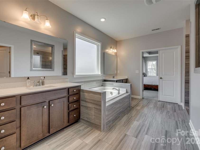 14925 Baldridge Drive, Huntersville, NC 28078.  MLS# CAR4249173, YatesRealty ID 21601. 