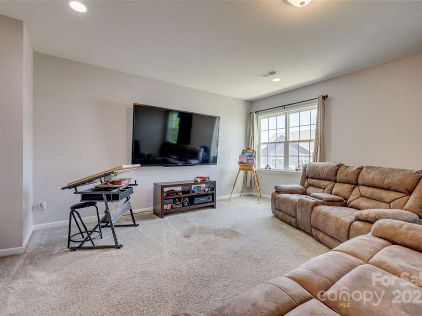 14925 Baldridge Drive, Huntersville, NC 28078.  MLS# CAR4249173, YatesRealty ID 21601. 