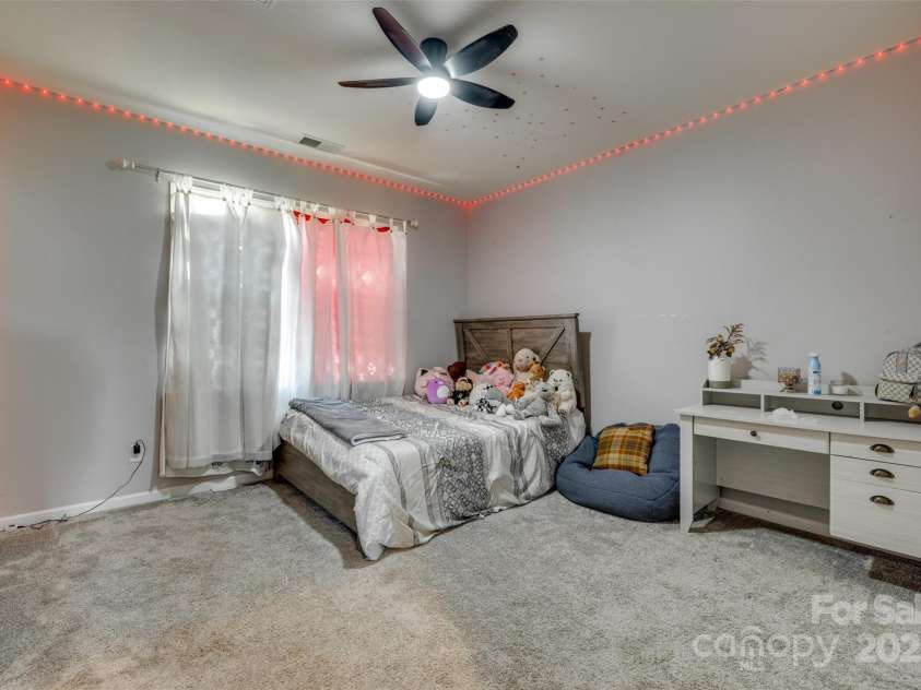 14925 Baldridge Drive, Huntersville, NC 28078.  MLS# CAR4249173, YatesRealty ID 21601. 