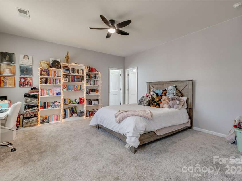 14925 Baldridge Drive, Huntersville, NC 28078.  MLS# CAR4309737, YatesRealty ID 21601. 