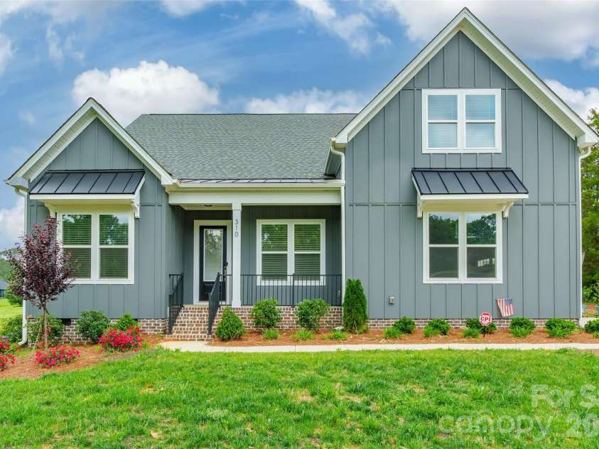 310 Triple Ponds Court, Clover, SC 29710.  MLS# CAR4380366, YatesRealty ID 21601. 