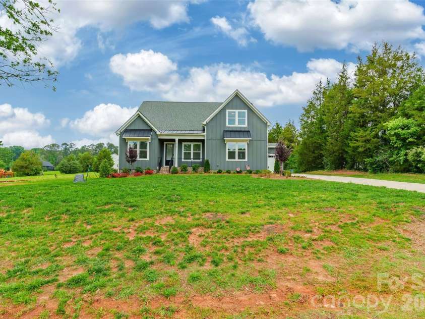 310 Triple Ponds Court, Clover, SC 29710.  MLS# CAR4380366, YatesRealty ID 21601. 