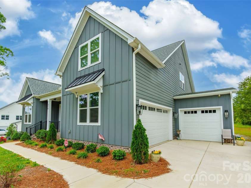 310 Triple Ponds Court, Clover, SC 29710.  MLS# CAR4380366, YatesRealty ID 21601. 
