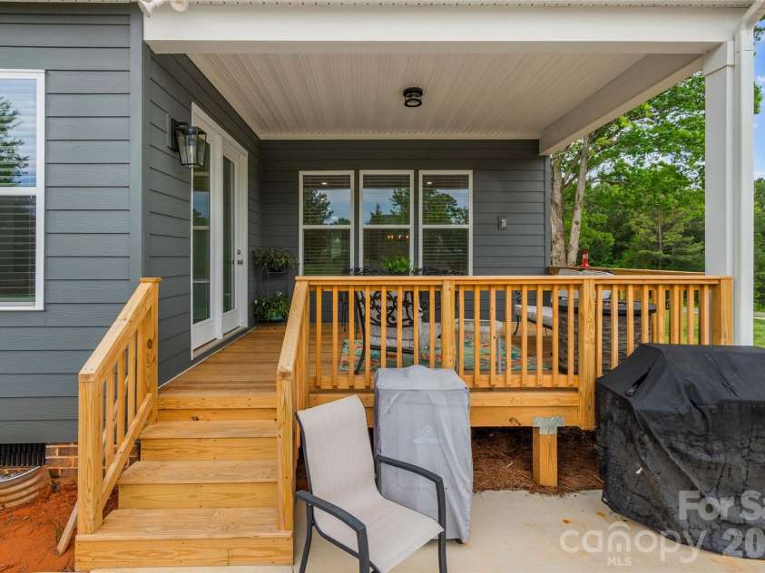 310 Triple Ponds Court, Clover, SC 29710.  MLS# CAR4380366, YatesRealty ID 21601. 