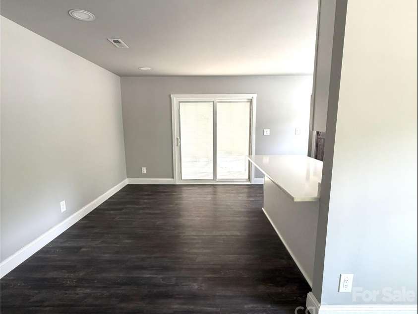 1200 Weststone Drive, Charlotte, NC 28208.  MLS# CAR4366441, YatesRealty ID 21602. Dining