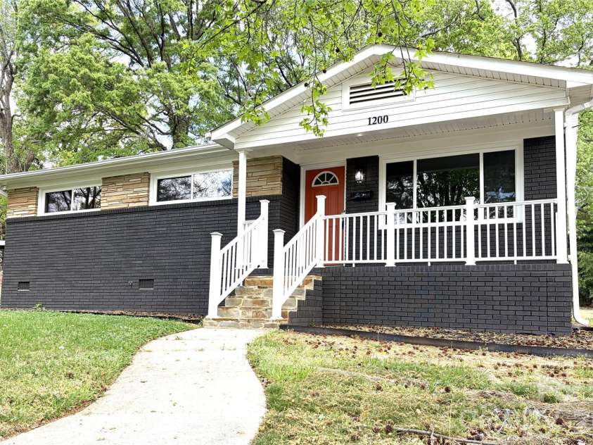 1200 Weststone Drive, Charlotte, NC 28208.  MLS# CAR4366441, YatesRealty ID 21602. Front