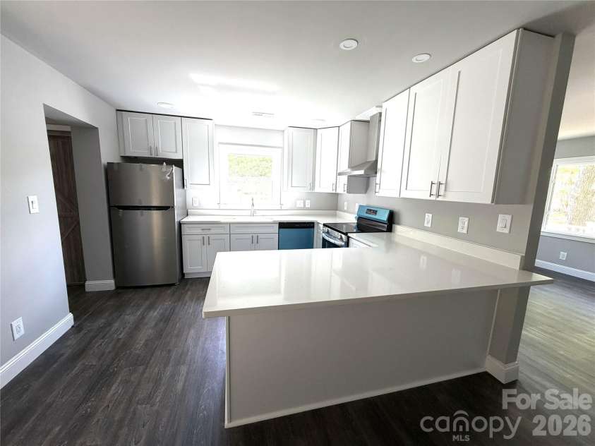1200 Weststone Drive, Charlotte, NC 28208.  MLS# CAR4366441, YatesRealty ID 21602. Kitchen