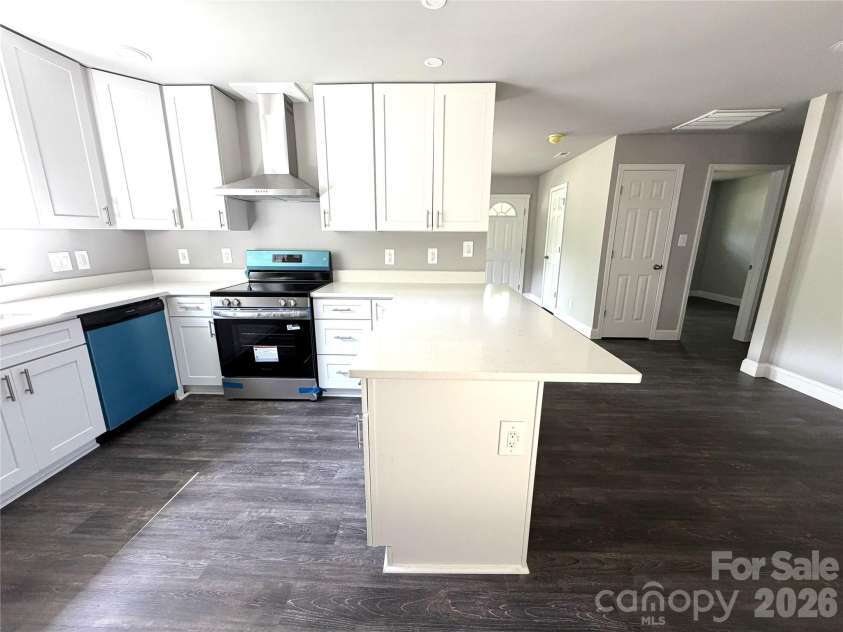1200 Weststone Drive, Charlotte, NC 28208.  MLS# CAR4366441, YatesRealty ID 21602. Kitchen