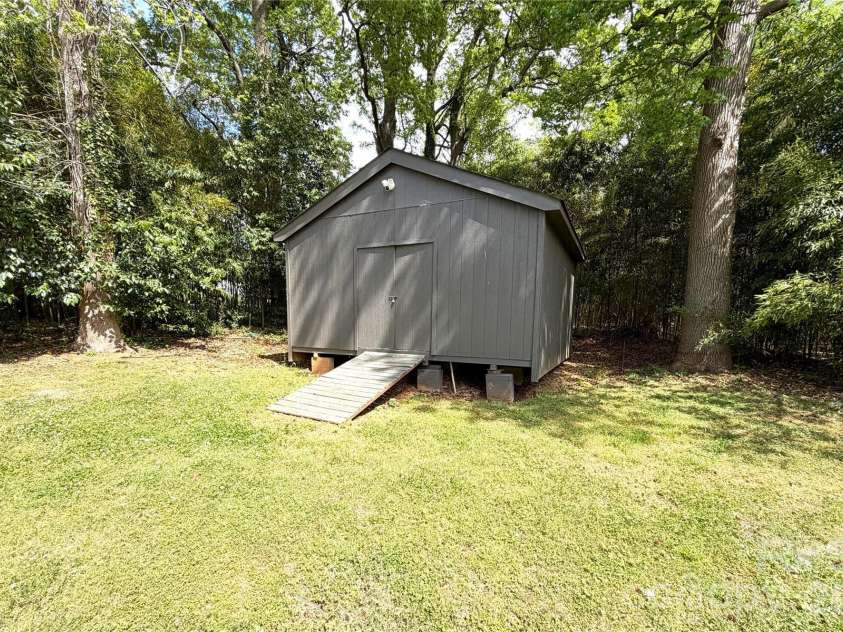 1200 Weststone Drive, Charlotte, NC 28208.  MLS# CAR4366441, YatesRealty ID 21602. Shed