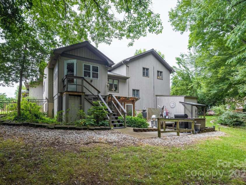 40 Old Field Road, Taylorsville, NC 28681.  MLS# CAR4267576, YatesRealty ID 21602. 