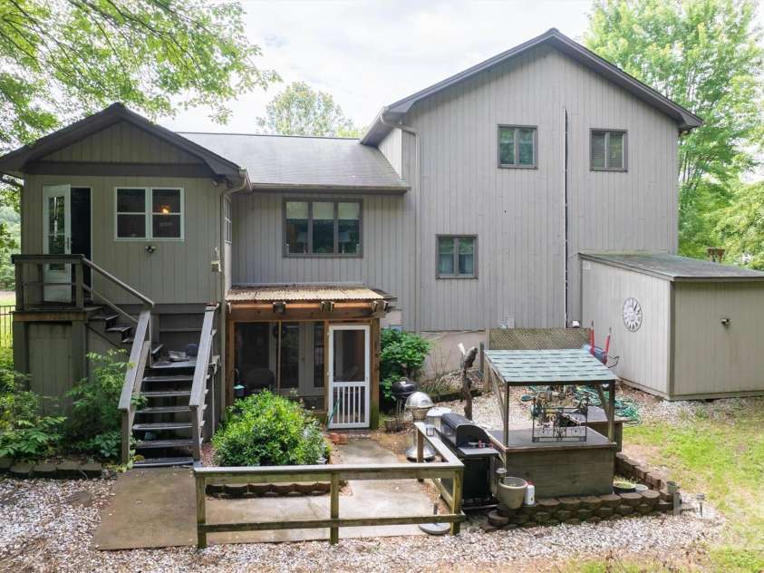 40 Old Field Road, Taylorsville, NC 28681.  MLS# CAR4267576, YatesRealty ID 21602. 