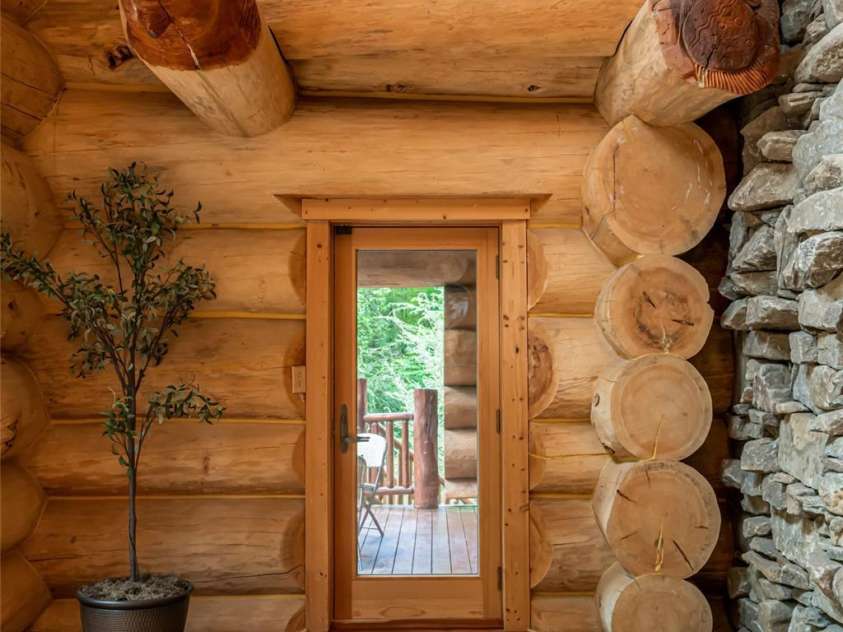 303 Flying Hawk Trail, Waynesville, NC 28786.  MLS# CAR4272138, YatesRealty ID 21603. 