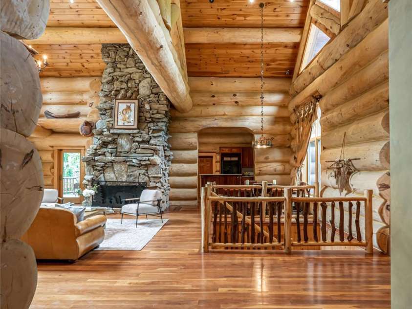 303 Flying Hawk Trail, Waynesville, NC 28786.  MLS# CAR4272138, YatesRealty ID 21603. 