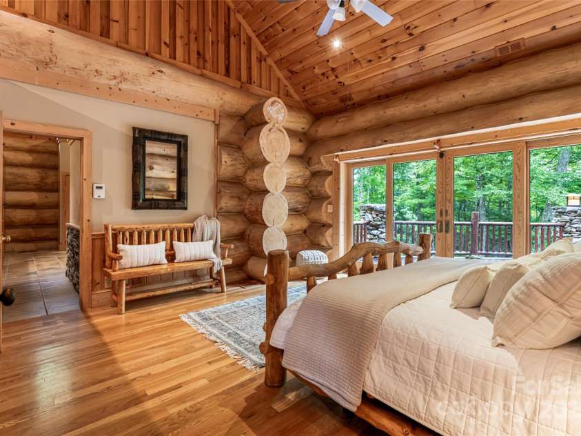 303 Flying Hawk Trail, Waynesville, NC 28786.  MLS# CAR4272138, YatesRealty ID 21603. 