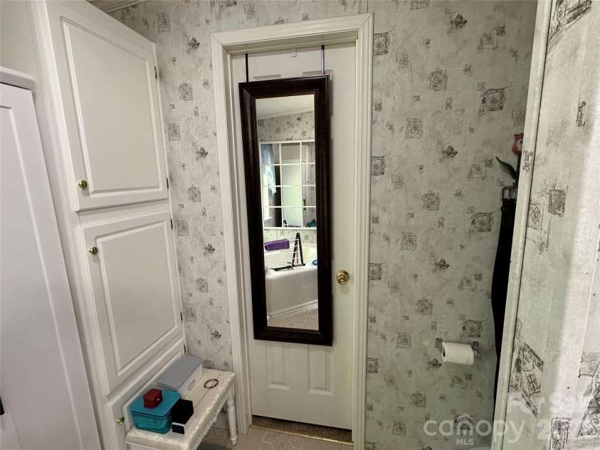 2495 Melvin Propst Drive, Morganton, NC 28655.  MLS# CAR4380122, YatesRealty ID 21604. Primary Bathroom Walk In Closet