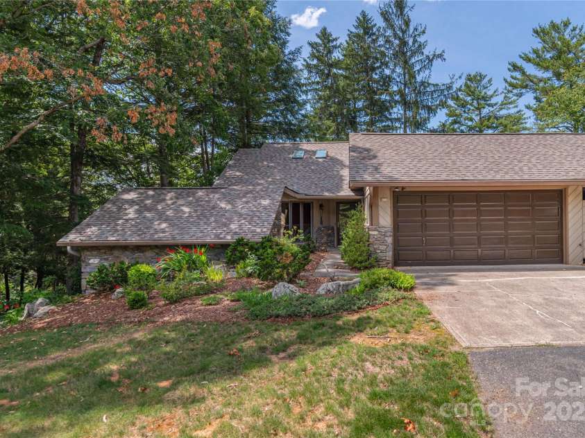 1101 Timber Trail, Asheville, NC 28804.  MLS# CAR4264560, YatesRealty ID 21606. Double Garage - level entry from drive