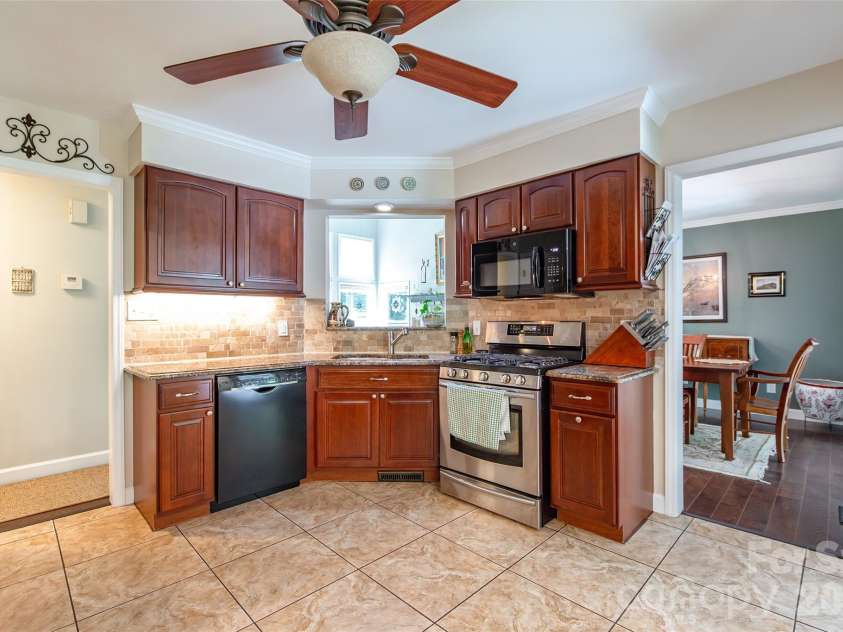 1326 Clifflure Lane, Fort Mill, SC 29708.  MLS# CAR4402361, YatesRealty ID 21606. 
