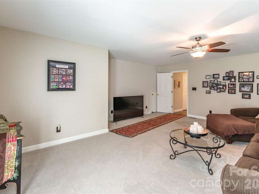 1326 Clifflure Lane, Fort Mill, SC 29708.  MLS# CAR4402361, YatesRealty ID 21606. 