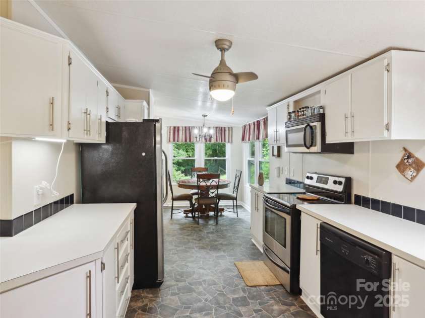 275 Bulldog Lane, Green Mountain, NC 28740.  MLS# CAR4270864, YatesRealty ID 21607. 