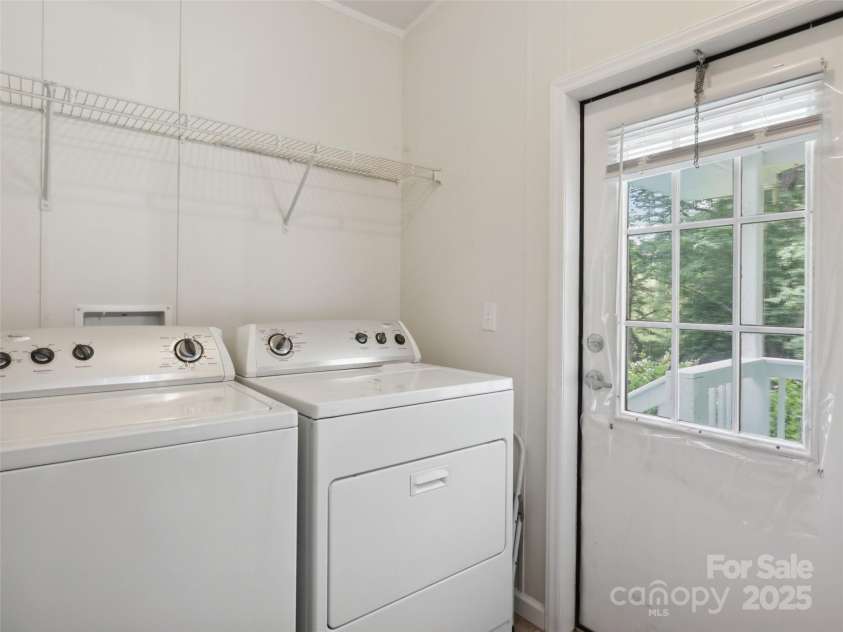 275 Bulldog Lane, Green Mountain, NC 28740.  MLS# CAR4270864, YatesRealty ID 21607. 