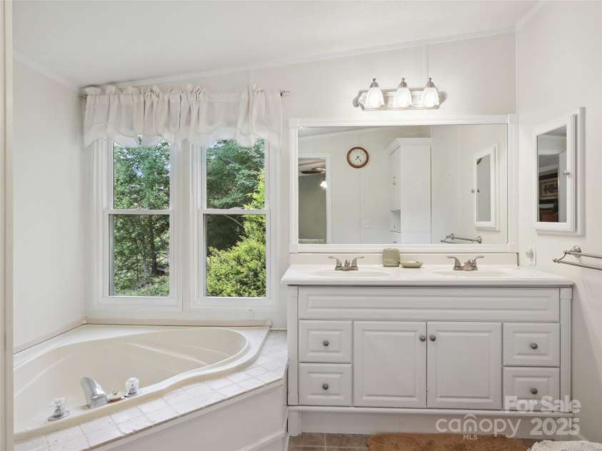 275 Bulldog Lane, Green Mountain, NC 28740.  MLS# CAR4270864, YatesRealty ID 21607. 