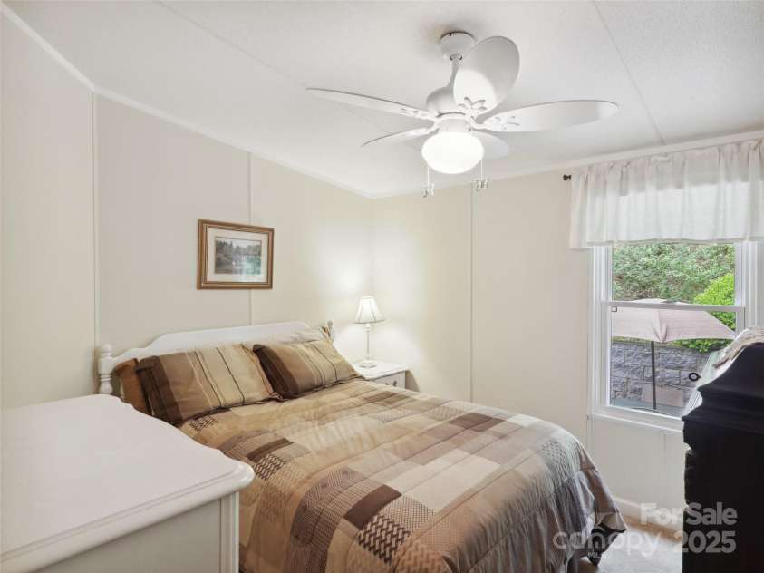 275 Bulldog Lane, Green Mountain, NC 28740.  MLS# CAR4270864, YatesRealty ID 21607. 