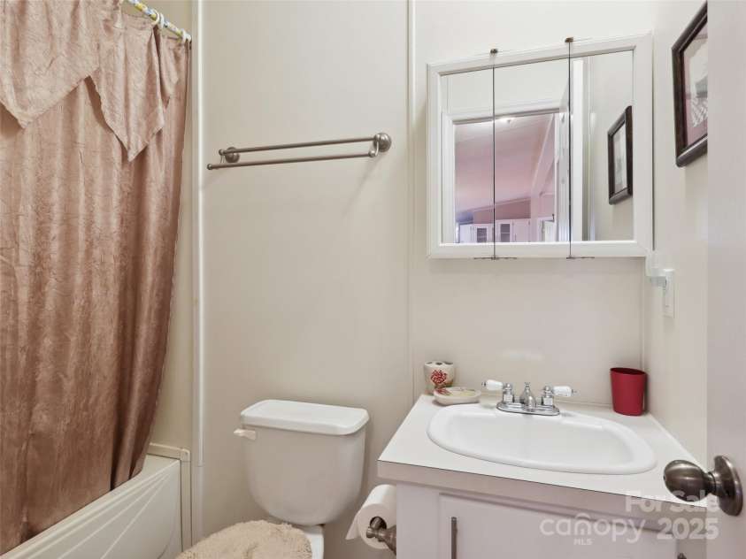 275 Bulldog Lane, Green Mountain, NC 28740.  MLS# CAR4270864, YatesRealty ID 21607. 