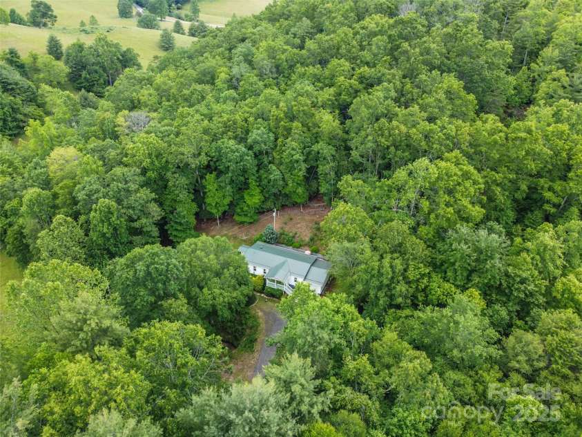 275 Bulldog Lane, Green Mountain, NC 28740.  MLS# CAR4270864, YatesRealty ID 21607. 