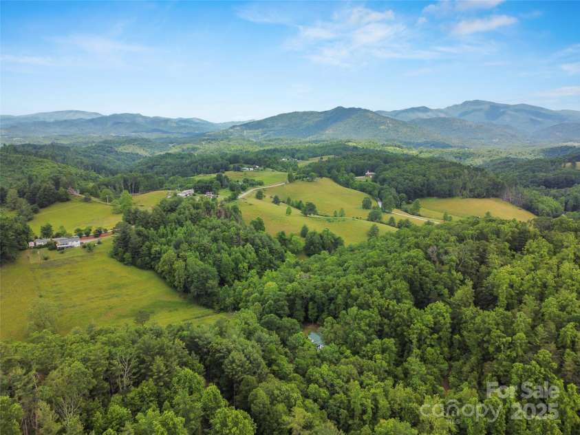 275 Bulldog Lane, Green Mountain, NC 28740.  MLS# CAR4270864, YatesRealty ID 21607. 
