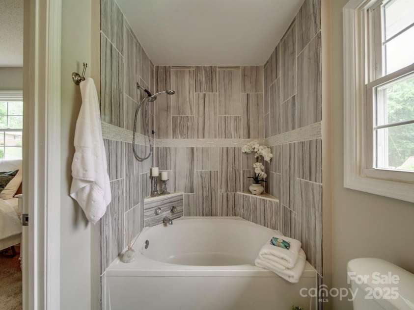 2666 Hill Lane, Gastonia, NC 28054.  MLS# CAR4261050, YatesRealty ID 21608. 