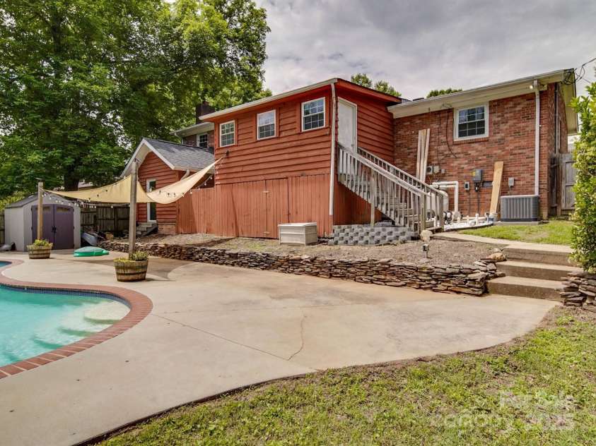 2666 Hill Lane, Gastonia, NC 28054.  MLS# CAR4261050, YatesRealty ID 21608. 