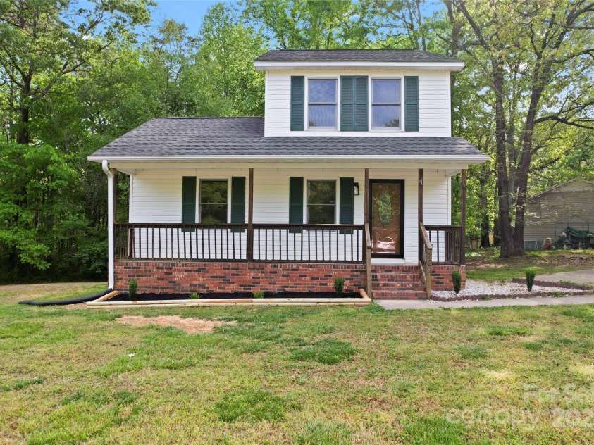 227 Branchwood Circle, Kings Mountain, NC 28086.  MLS# CAR4250343, YatesRealty ID 21609. 