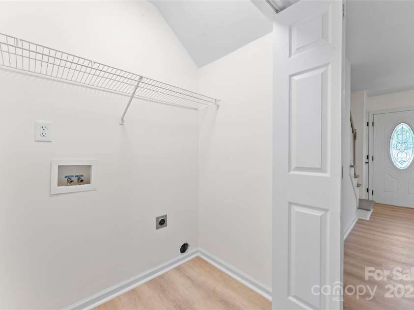 227 Branchwood Circle, Kings Mountain, NC 28086.  MLS# CAR4250343, YatesRealty ID 21609. 