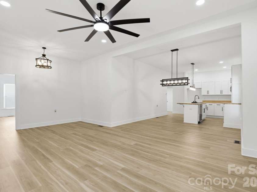 630 Davis Avenue, Newton, NC 28658.  MLS# CAR4373040, YatesRealty ID 21609. 