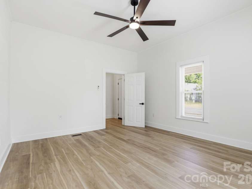 630 Davis Avenue, Newton, NC 28658.  MLS# CAR4373040, YatesRealty ID 21609. 