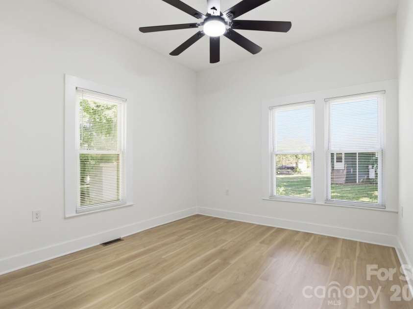 630 Davis Avenue, Newton, NC 28658.  MLS# CAR4373040, YatesRealty ID 21609. 