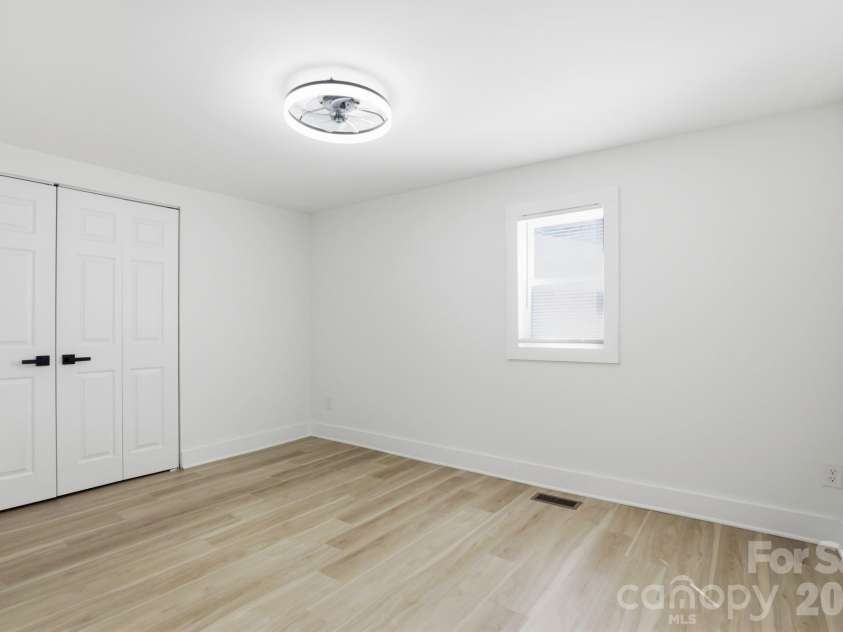 630 Davis Avenue, Newton, NC 28658.  MLS# CAR4373040, YatesRealty ID 21609. 