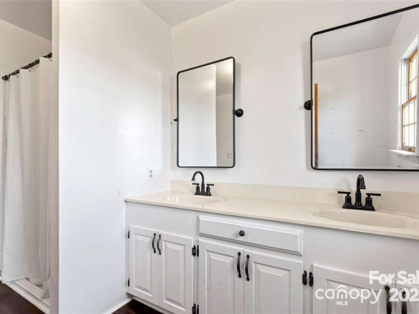 956 Stony Point Road, Kings Mountain, NC 28086.  MLS# CAR4306117, YatesRealty ID 2161. 