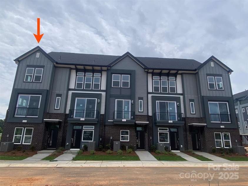 1324 Walter Taylor Way, Charlotte, NC 28206.  MLS# CAR4207712, YatesRealty ID 21610. 