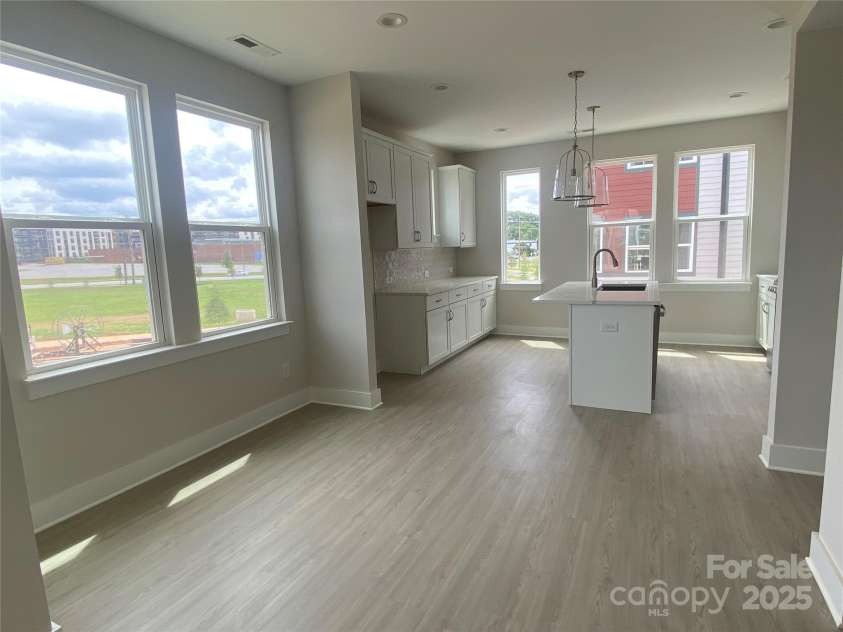 1324 Walter Taylor Way, Charlotte, NC 28206.  MLS# CAR4207712, YatesRealty ID 21610. Dining/Kitchen