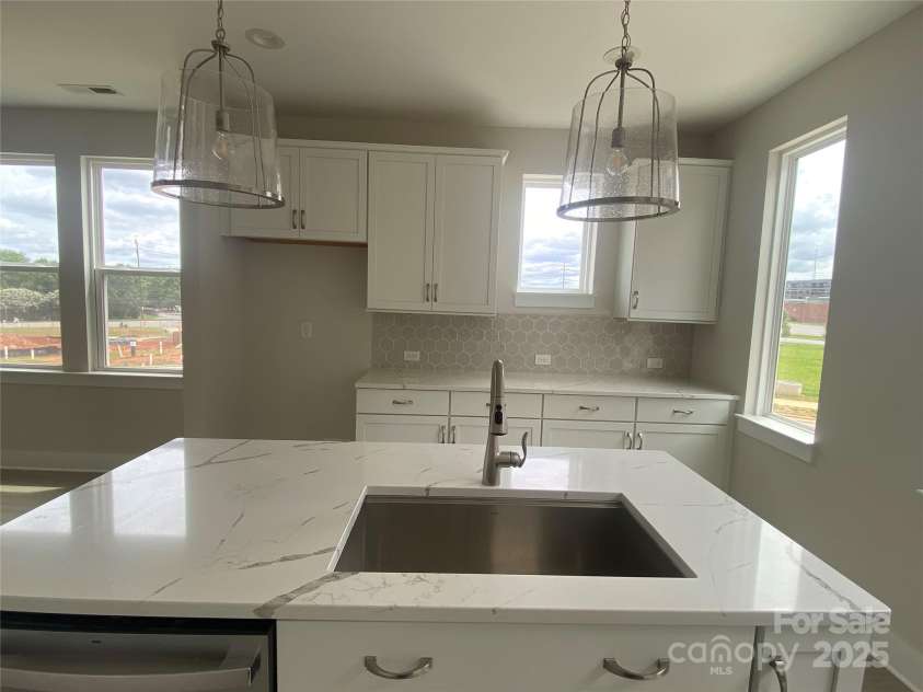 1324 Walter Taylor Way, Charlotte, NC 28206.  MLS# CAR4207712, YatesRealty ID 21610. Kitchen