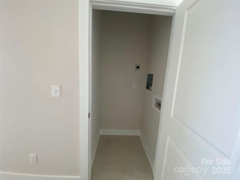 1324 Walter Taylor Way, Charlotte, NC 28206.  MLS# CAR4207712, YatesRealty ID 21610. Laundry Closet