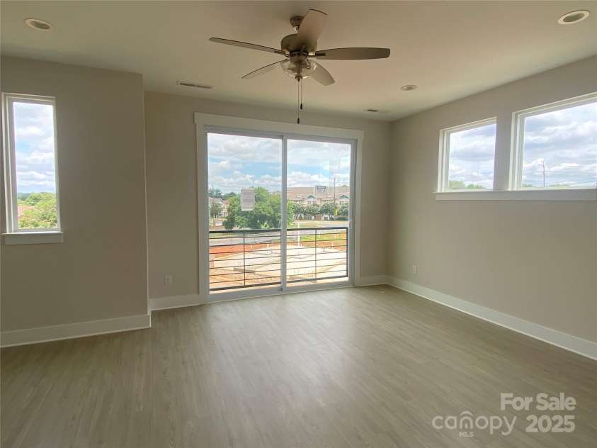 1324 Walter Taylor Way, Charlotte, NC 28206.  MLS# CAR4207712, YatesRealty ID 21610. Living Room