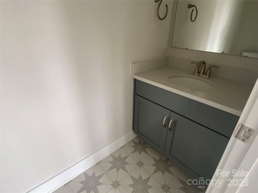 1324 Walter Taylor Way, Charlotte, NC 28206.  MLS# CAR4207712, YatesRealty ID 21610. Rec Room Powder Room