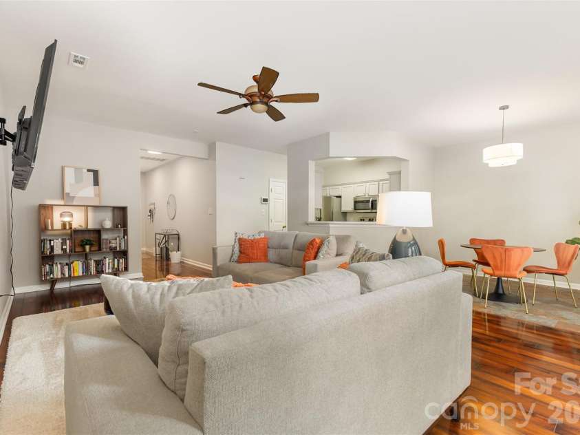3832 Thomas Ridge Drive, Charlotte, NC 28269.  MLS# CAR4365020, YatesRealty ID 21610. 